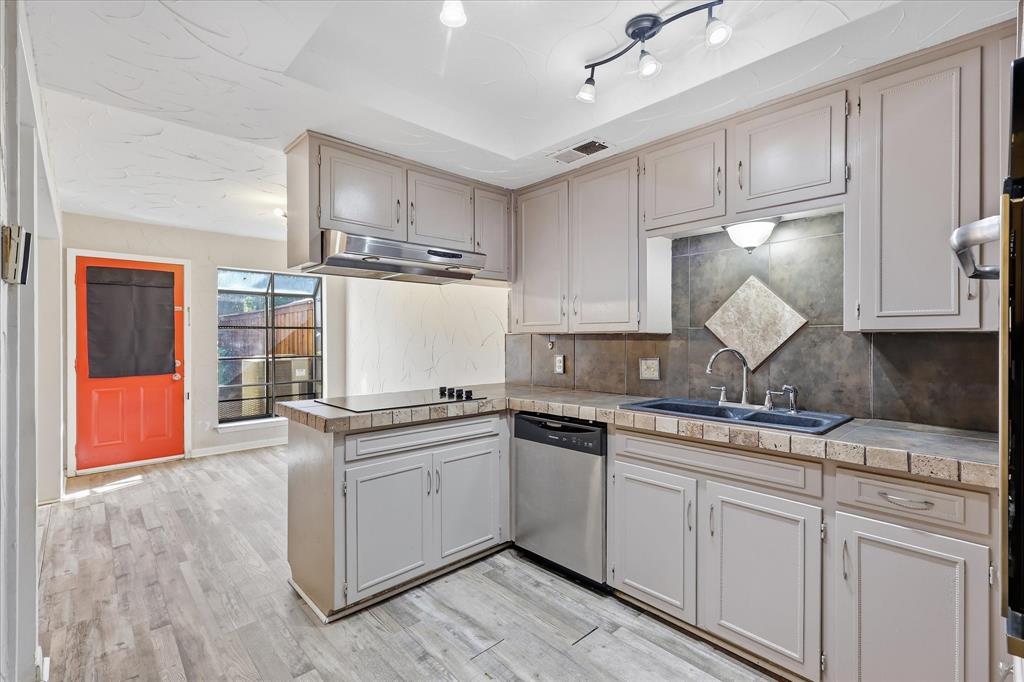 981 Chateau Valee Circle Property Photo 3