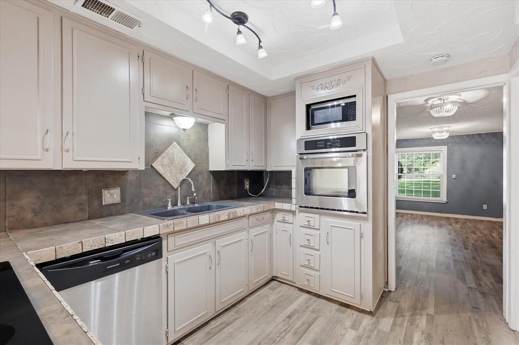 981 Chateau Valee Circle Property Photo 18