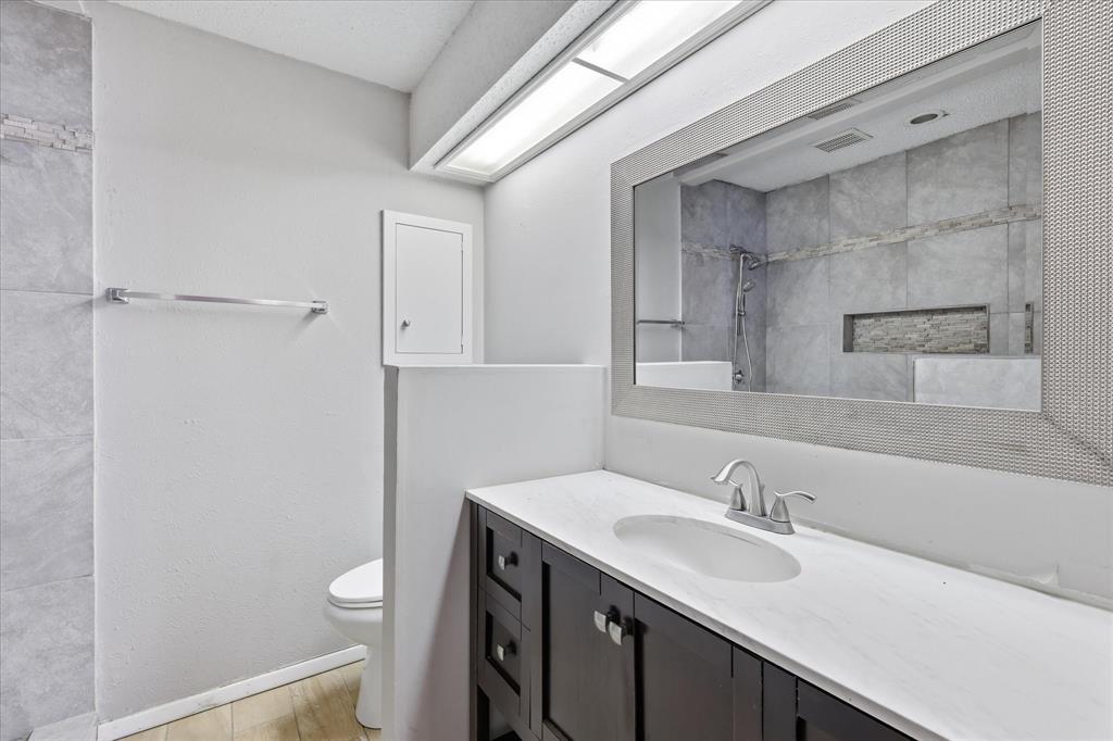 981 Chateau Valee Circle Property Photo 23
