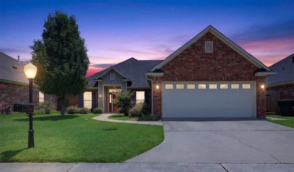 2140 Burgundy Ridge Drive Property Photo 4
