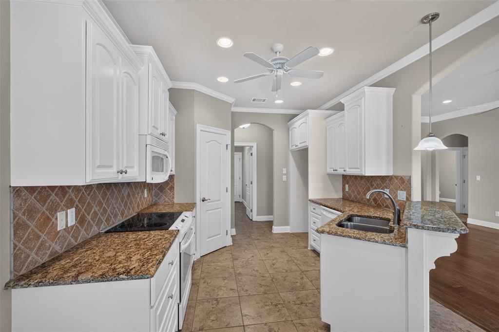2140 Burgundy Ridge Drive Property Photo 12