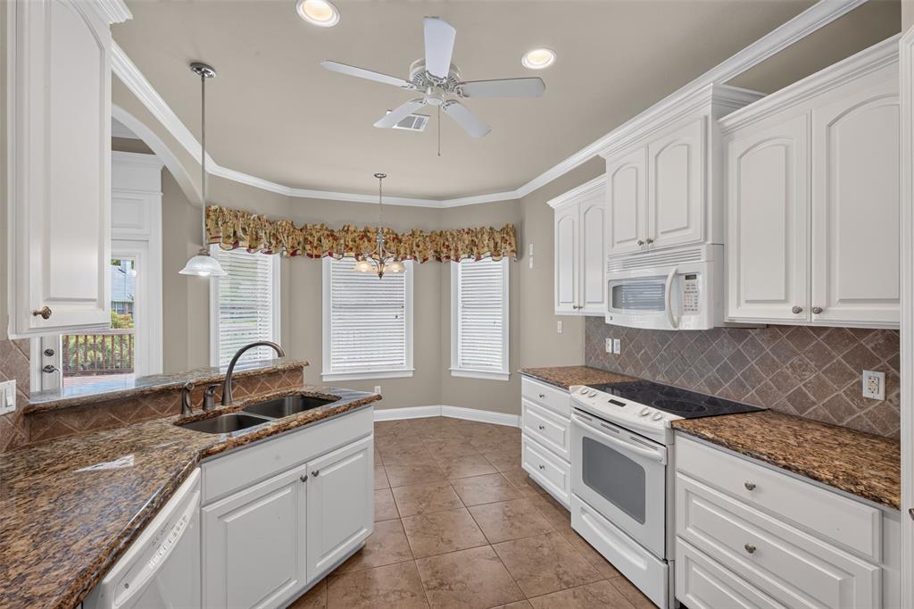2140 Burgundy Ridge Drive Property Photo 13