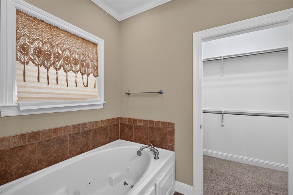 2140 Burgundy Ridge Drive Property Photo 20