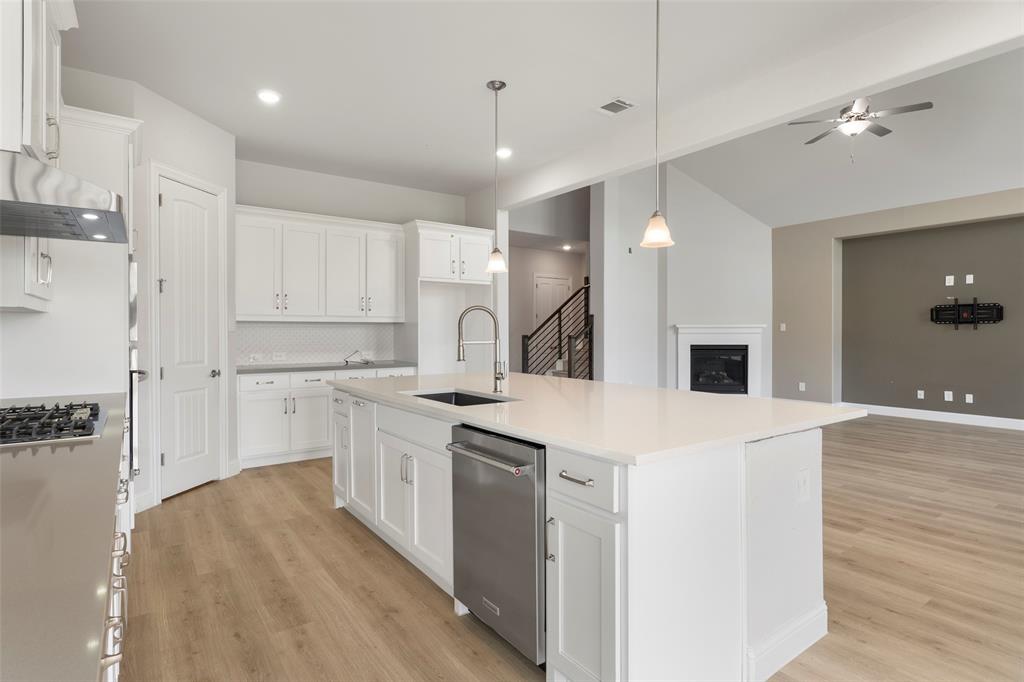 1421 Devotion Row Property Photo 12