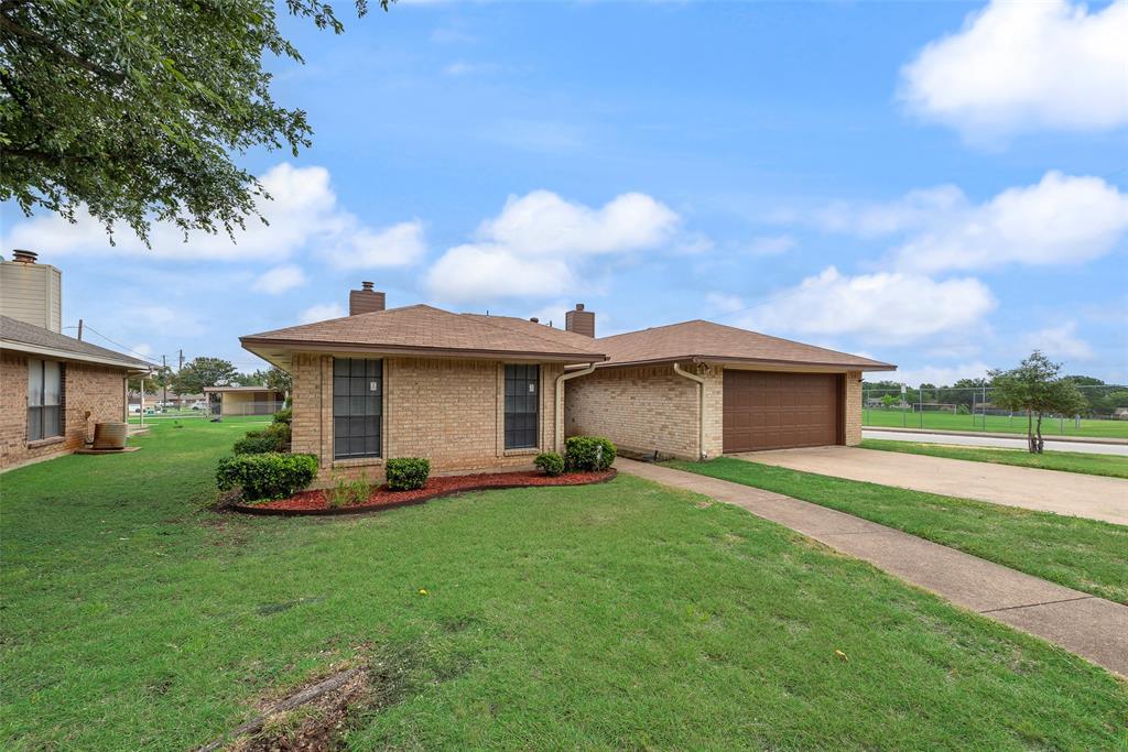 215 Silver Creek Drive Property Photo 1