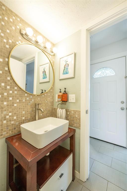 7504 Riverbrook Drive Property Photo 9