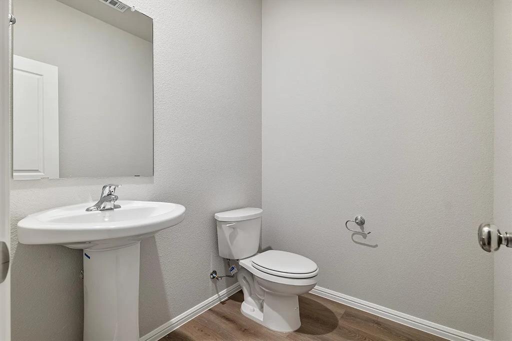 422 Wydown Drive Property Photo 9