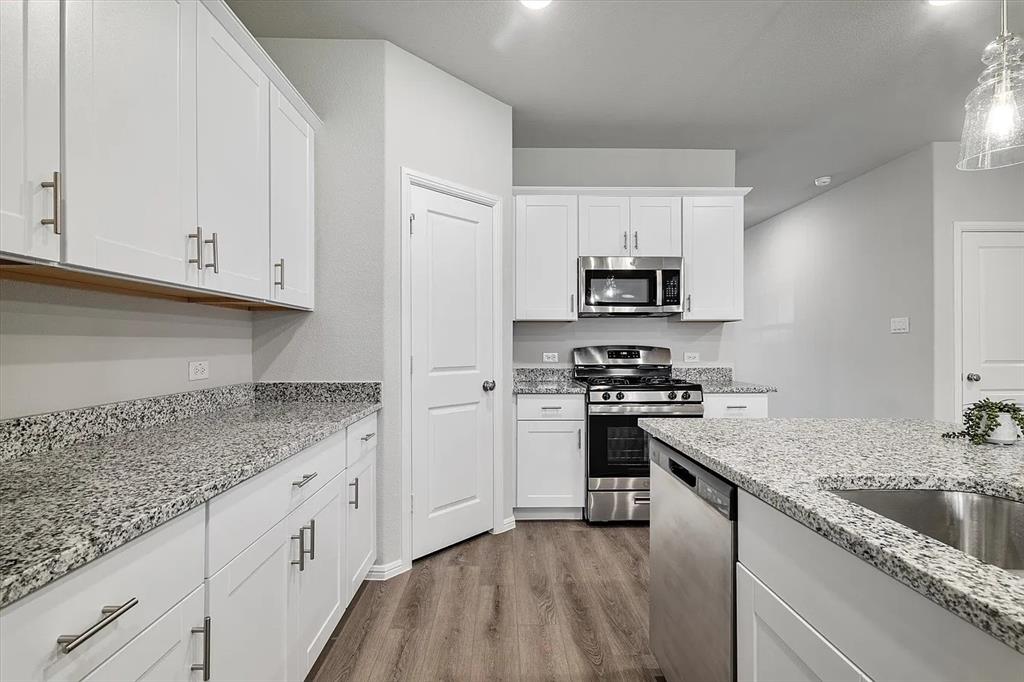 422 Wydown Drive Property Photo 13