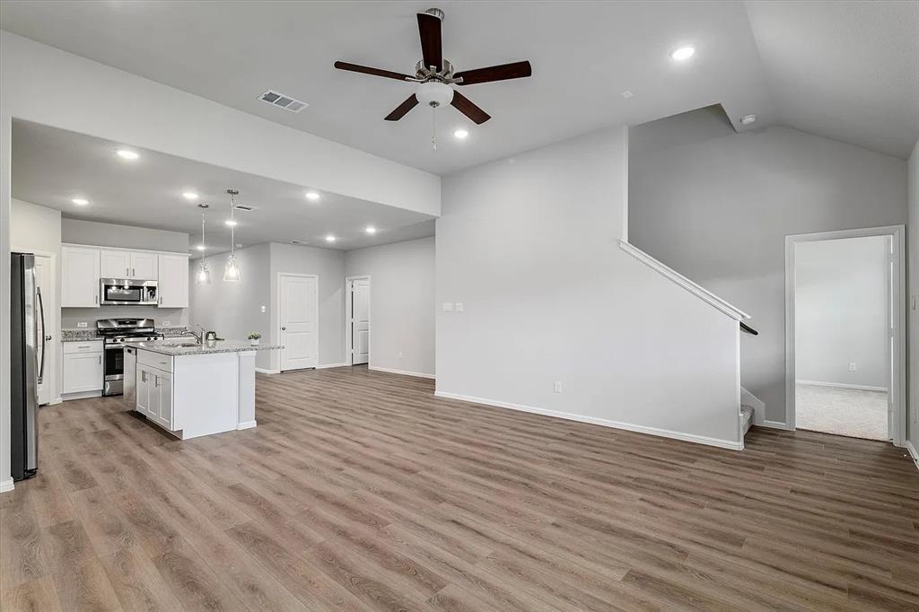422 Wydown Drive Property Photo 16
