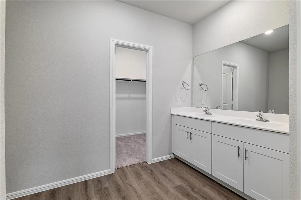 422 Wydown Drive Property Photo 19