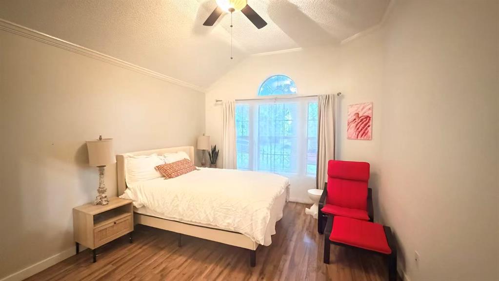 1121 Holly Drive Property Photo 4
