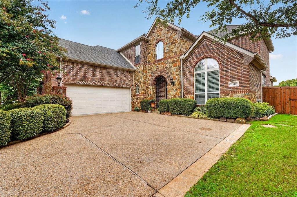 2340 Hedgewood Lane Property Photo 2