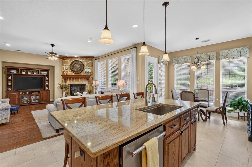 2340 Hedgewood Lane Property Photo 8