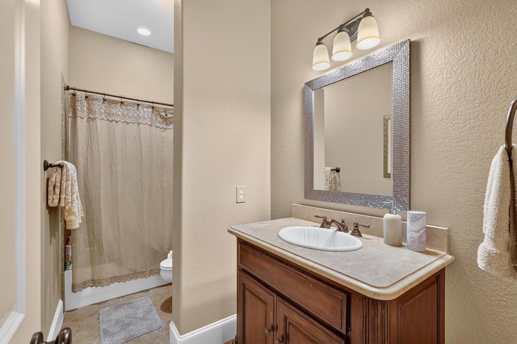 2340 Hedgewood Lane Property Photo 28