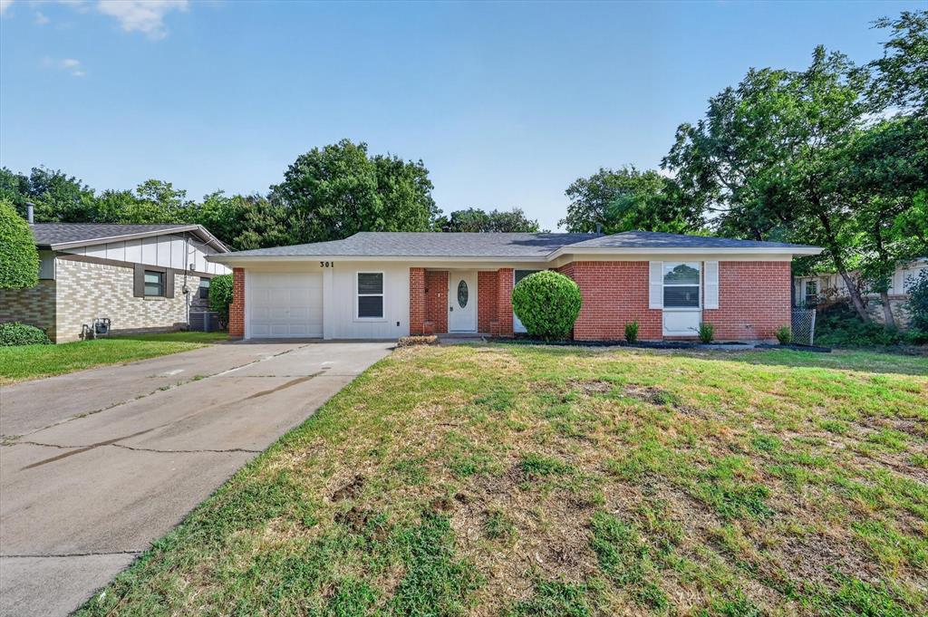 301 E Fuller Drive Property Photo 1