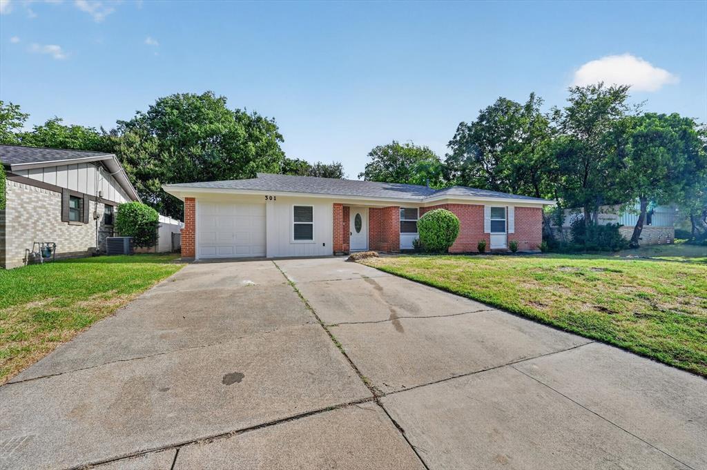 301 E Fuller Drive Property Photo 2