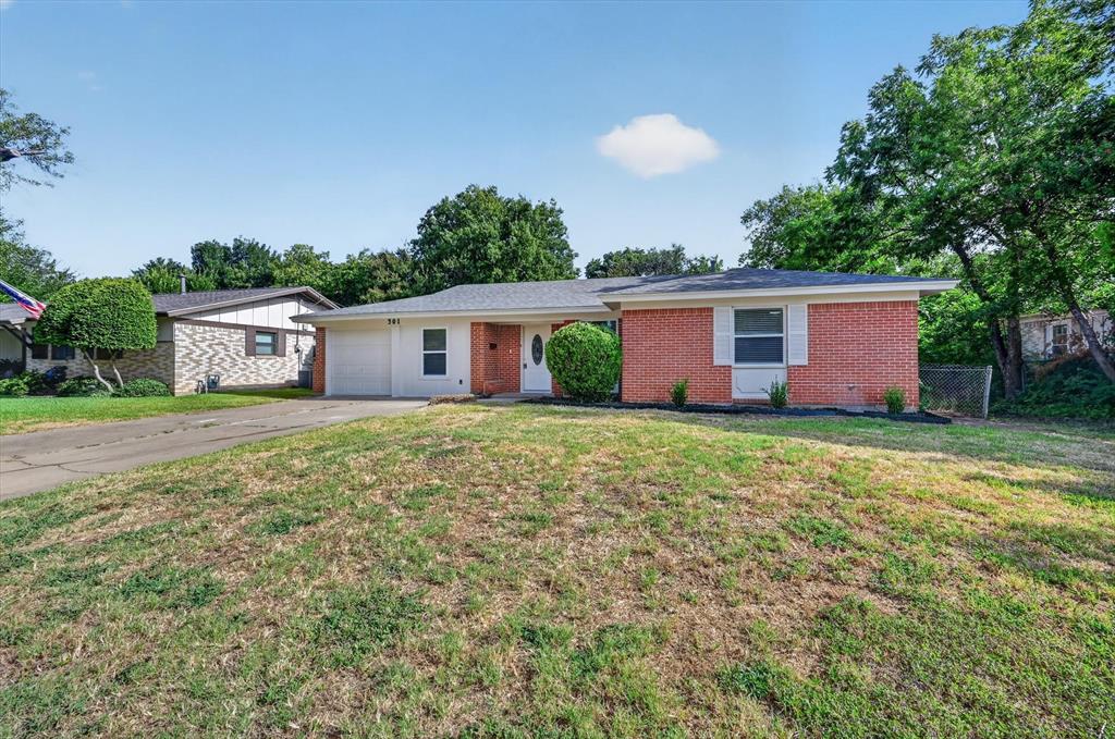301 E Fuller Drive Property Photo 3