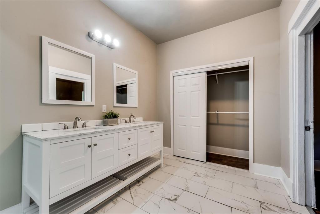 2721 Travis Avenue Property Photo 15