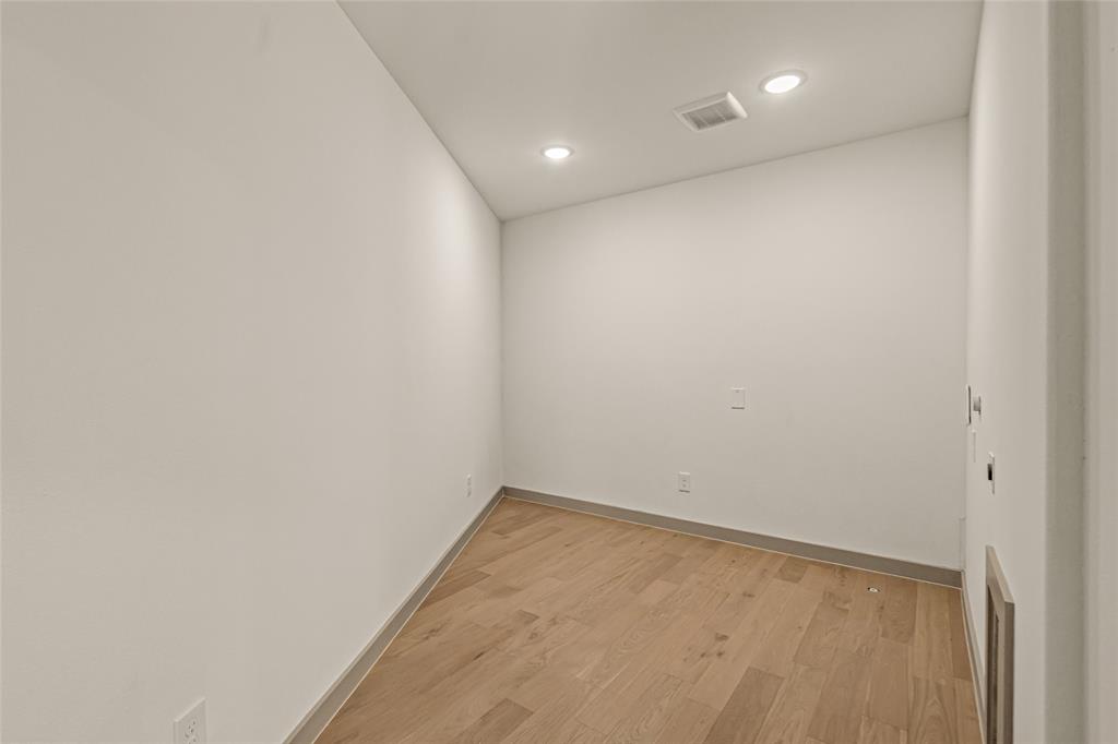 2729 Azalea Park Circle Property Photo 4