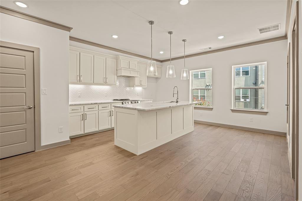 2729 Azalea Park Circle Property Photo 6