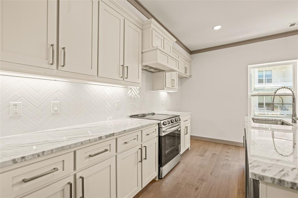 2729 Azalea Park Circle Property Photo 8
