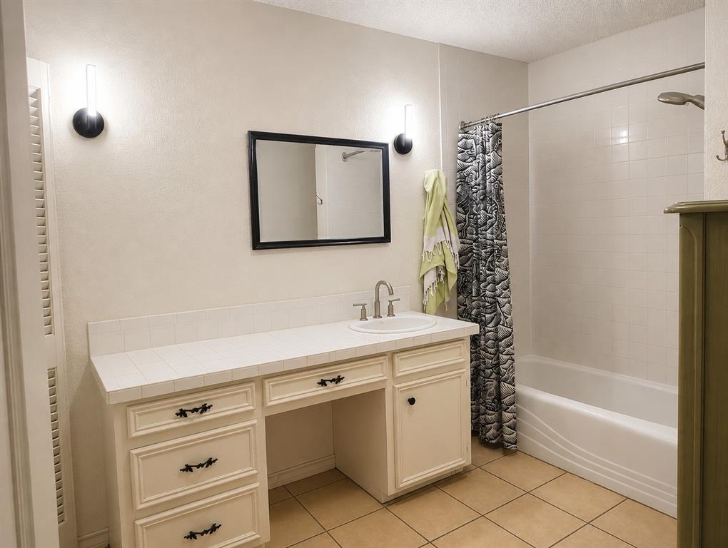4801 Marks Place Property Photo 8