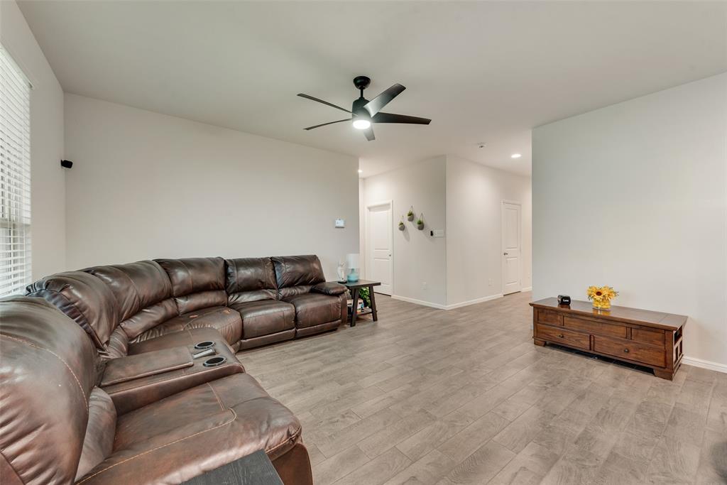 516 Drowsy Water Trail Property Photo 9