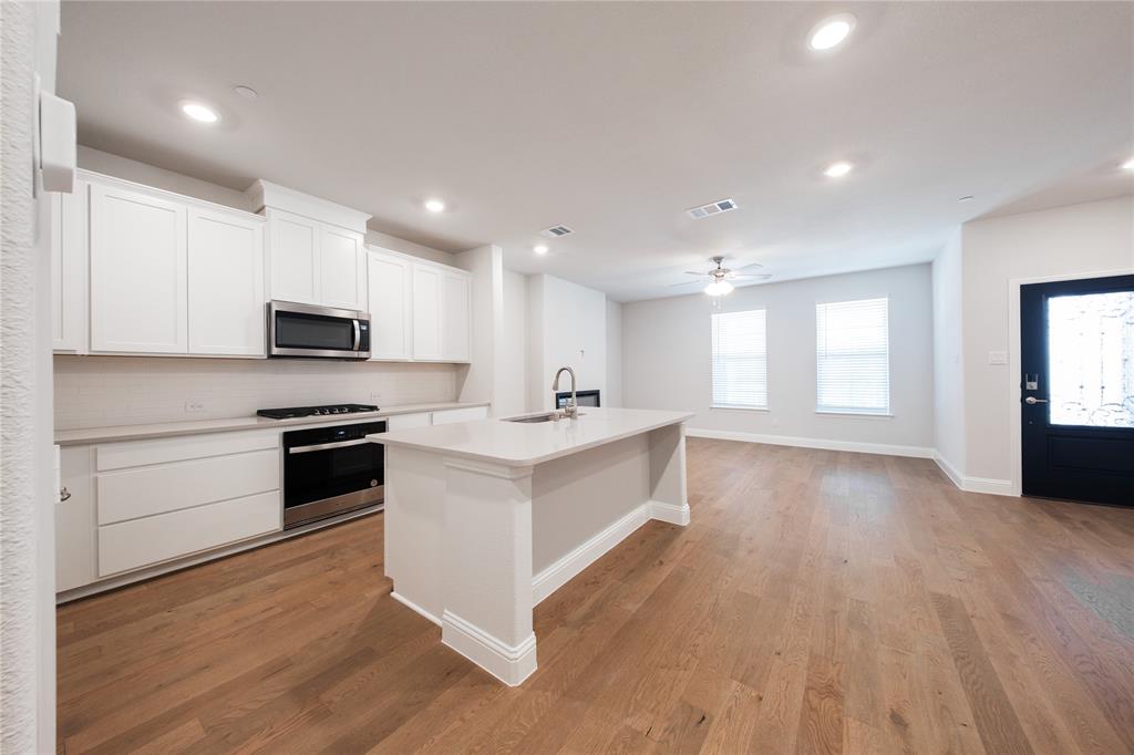 2108 Naples Drive Property Photo 3