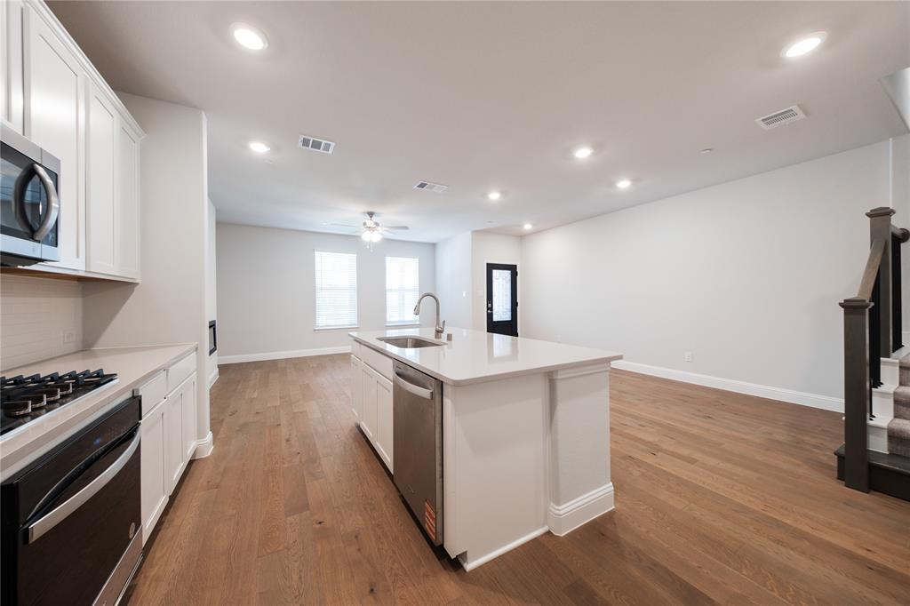 2108 Naples Drive Property Photo 4