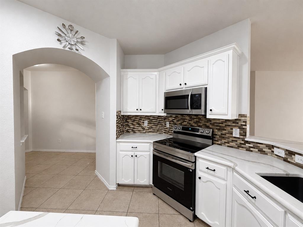 9524 Willow Branch Way Property Photo 4