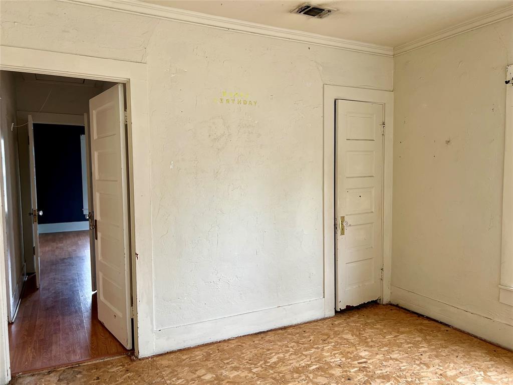 405 E South Property Photo 11