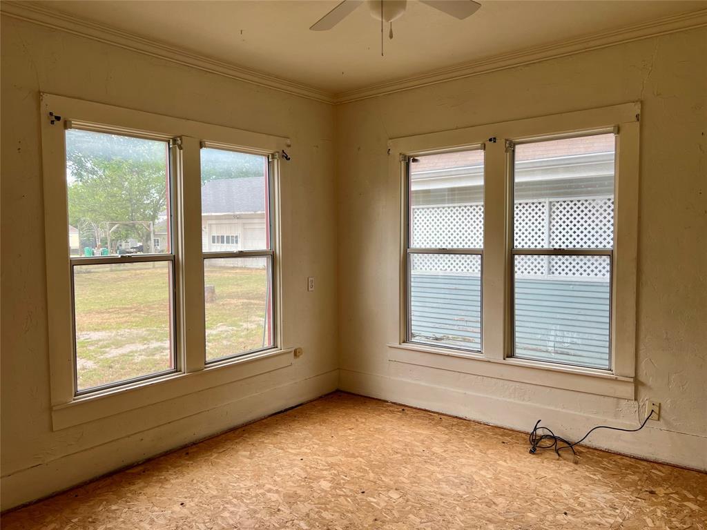 405 E South Property Photo 12