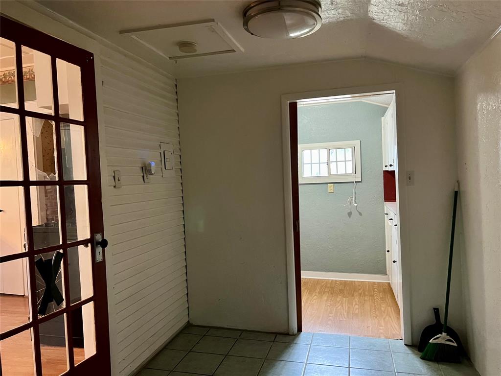 405 E South Property Photo 17