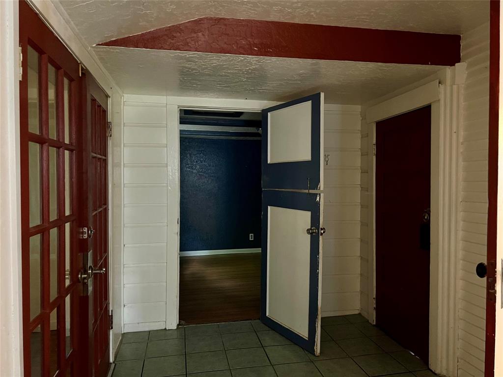 405 E South Property Photo 18
