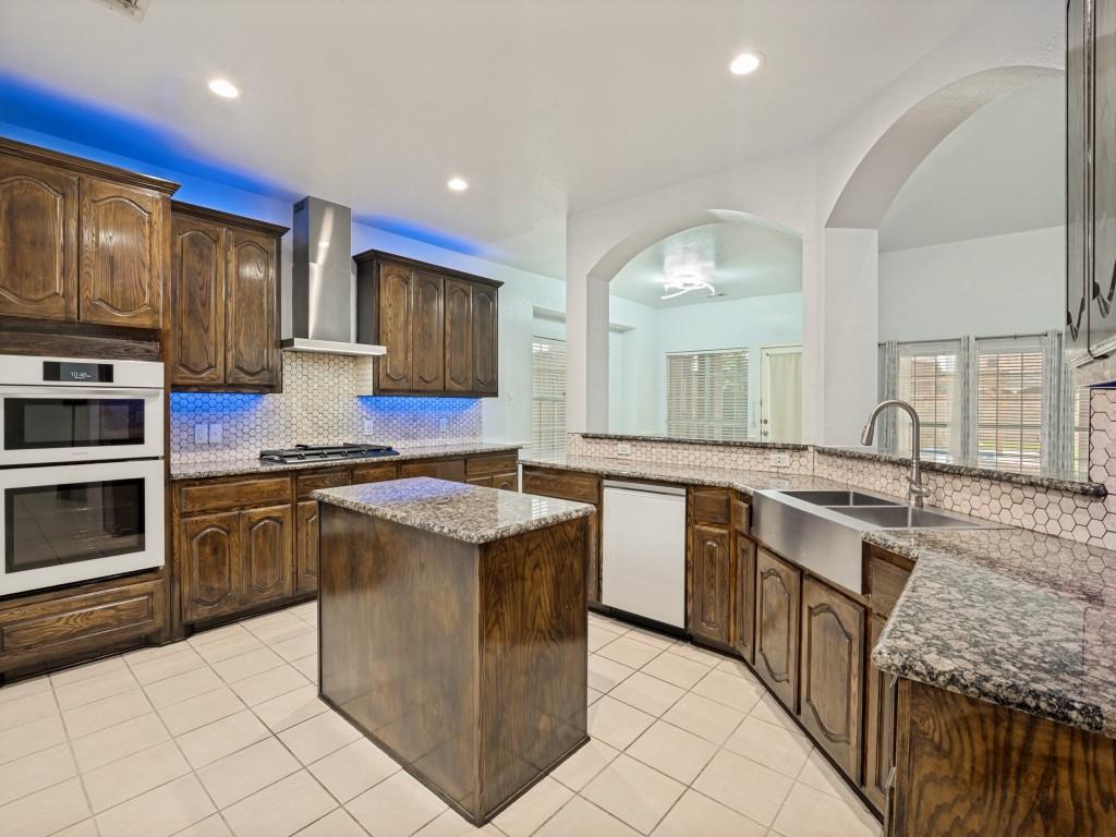 2811 Gillespie Lane Property Photo 4