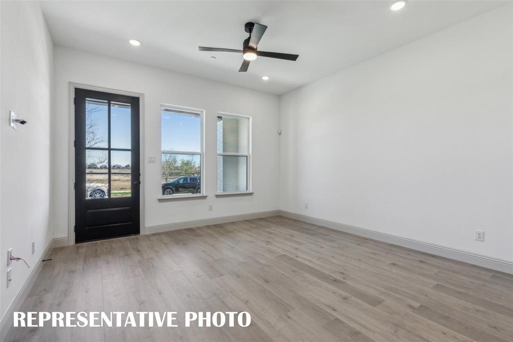 1387 Rooted Road Property Photo 4