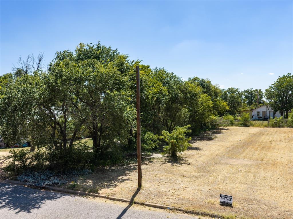 1116 Houston Street Property Photo 4