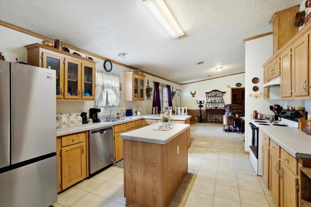 1022 County Road 2295 Property Photo 17
