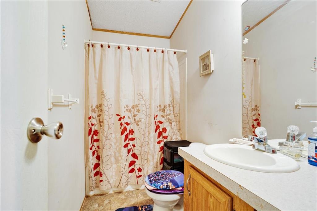 1022 County Road 2295 Property Photo 20