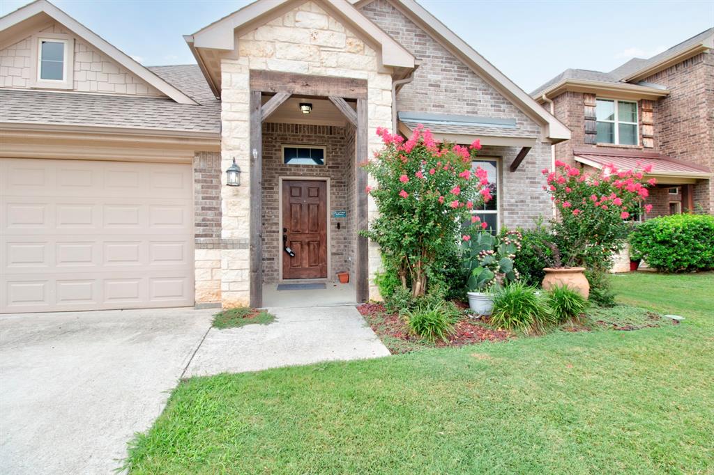 1809 Silver Oaks Property Photo 2