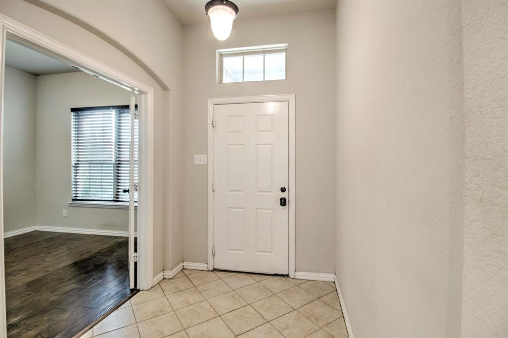 1809 Silver Oaks Property Photo 3