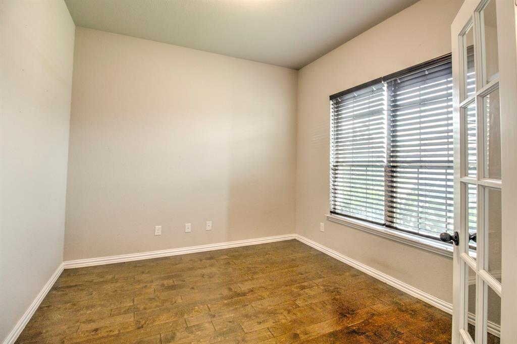 1809 Silver Oaks Property Photo 4