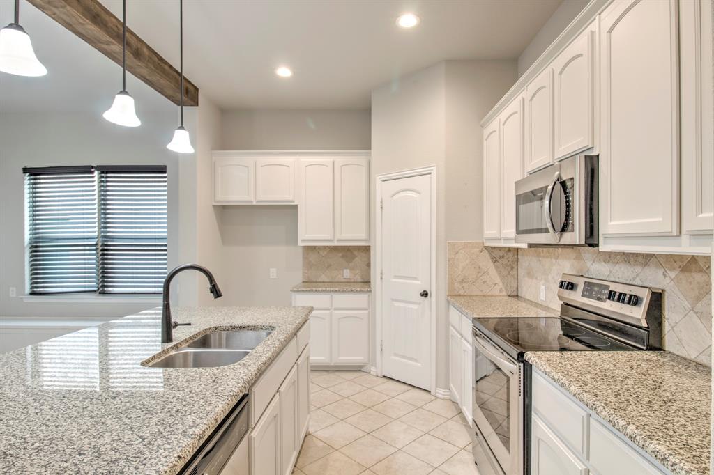 1809 Silver Oaks Property Photo 5