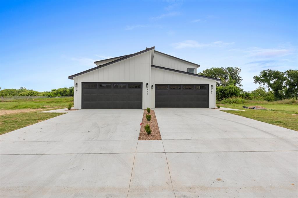 516 Paso Fino Street Property Photo 1