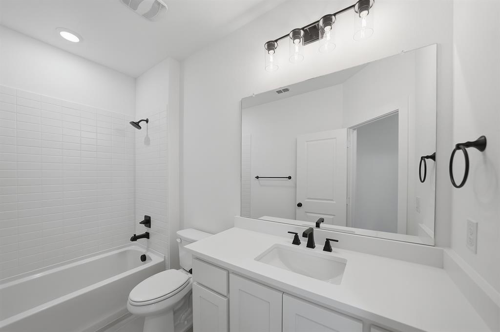 6808 Tadpole Trail Property Photo 9