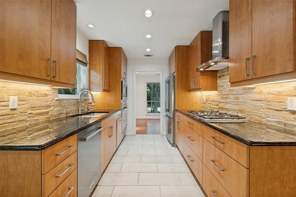 12022 Dixfield Drive Property Photo 3