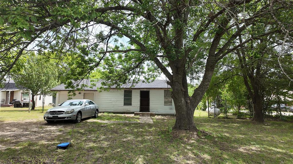 327 S Overlook Drive Property Photo 2