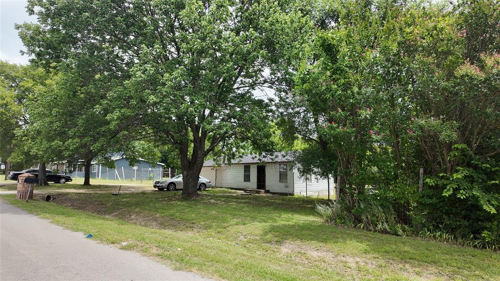 327 S Overlook Drive Property Photo 4