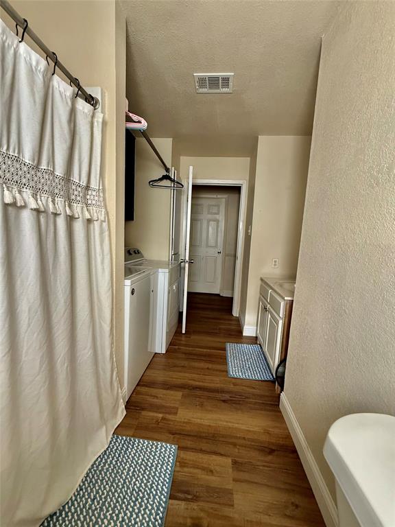402 Lloyds Lane Property Photo 5