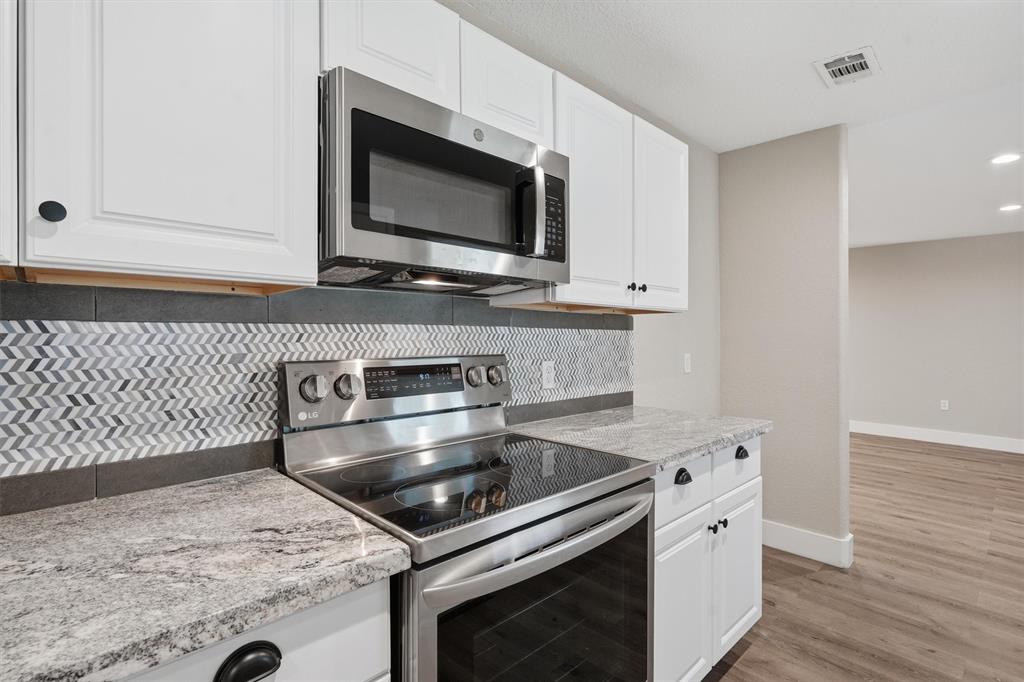 332 S Sealy Avenue Property Photo 10